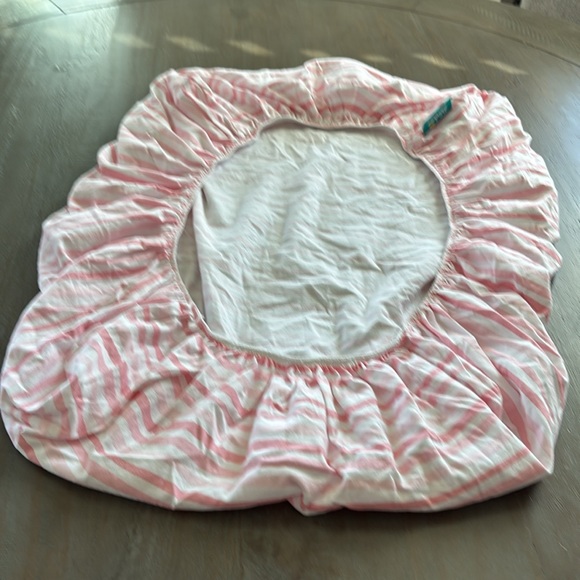 Pack and play fitted sheet, pink and white stripes - Picture 2 of 2